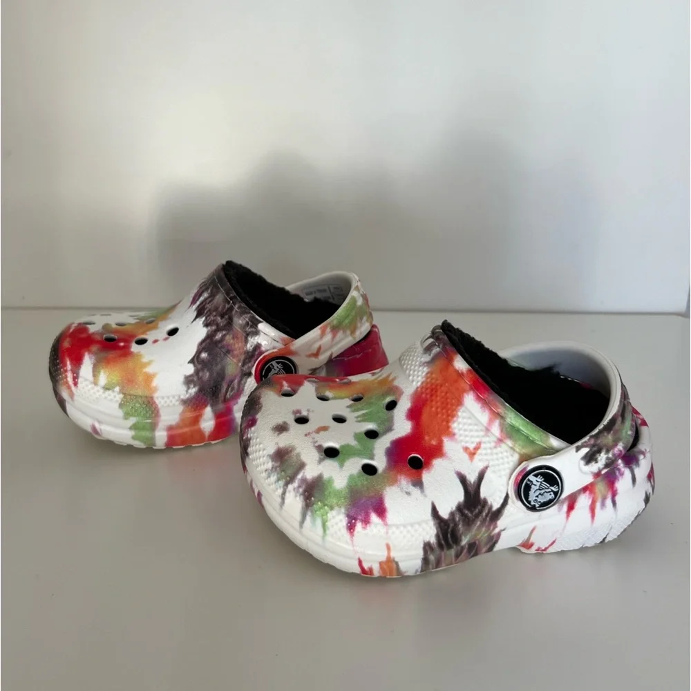 CROCS Toddler Fleece/Fur/Fuzzy lined shoes 5C